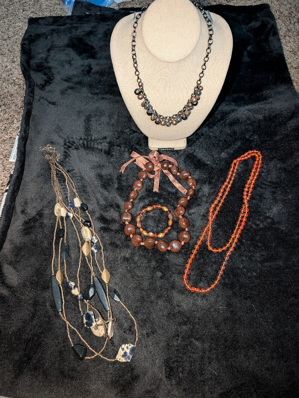 3/$15 - Lot Of Beaded Brown Tone Jewelry (5 Pieces)